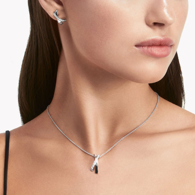 Kiss Diamond Pendant