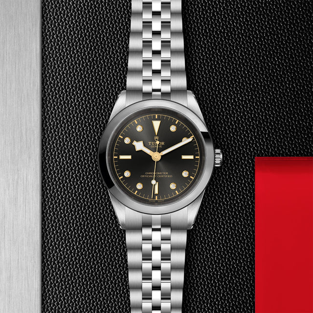 tudor m79680 0004 in store flat lay